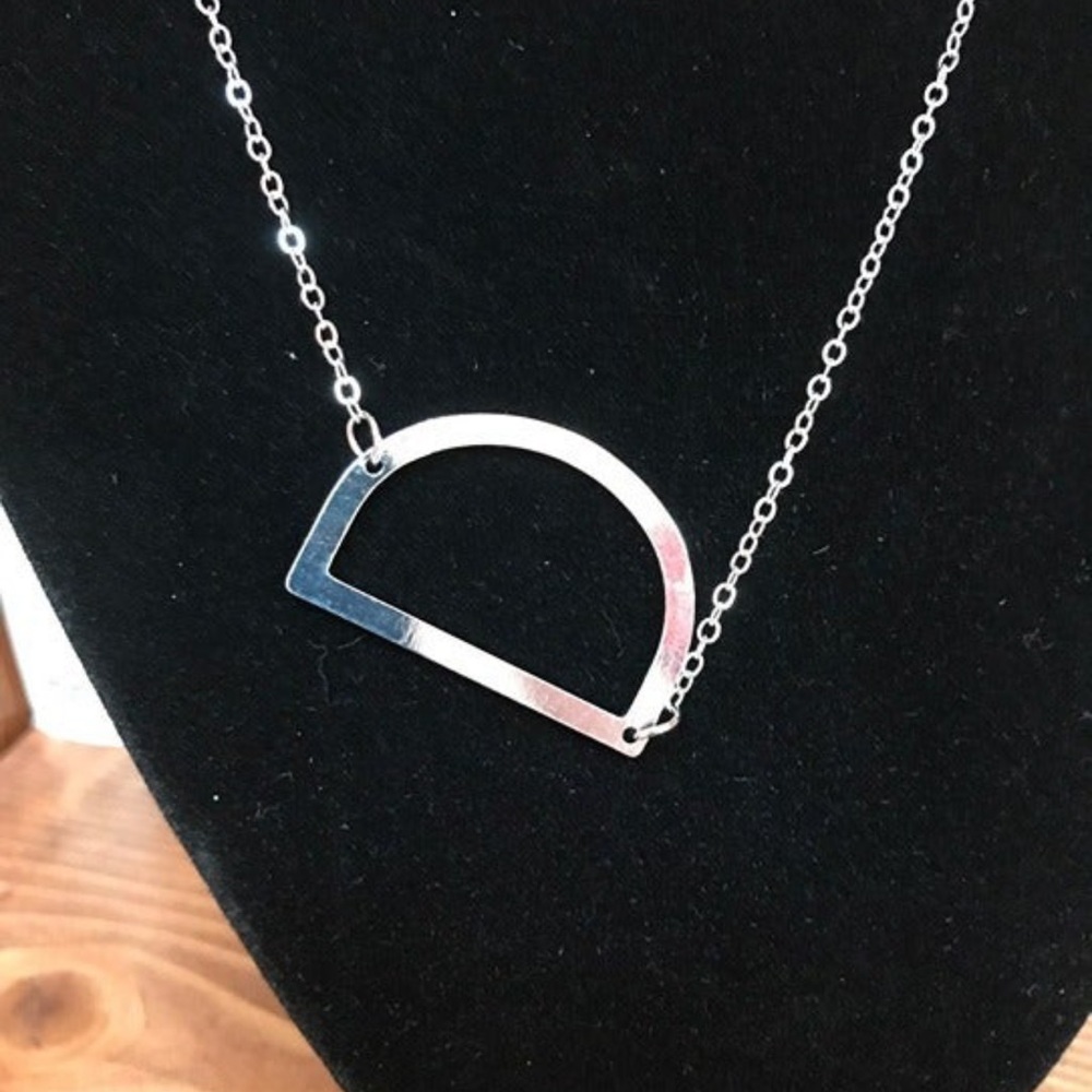 NEW ~ INITIAL NECKLACE D - Picture 2 of 5
